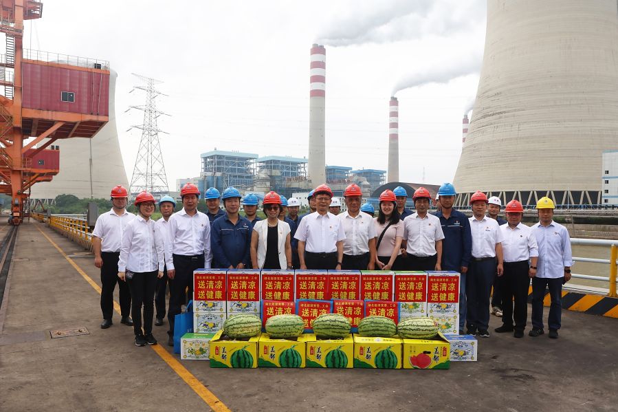 2024年7月11日，涂山峰慰問(wèn)鄂州發(fā)電公司防汛保供一線員工（攝影：王鑫）